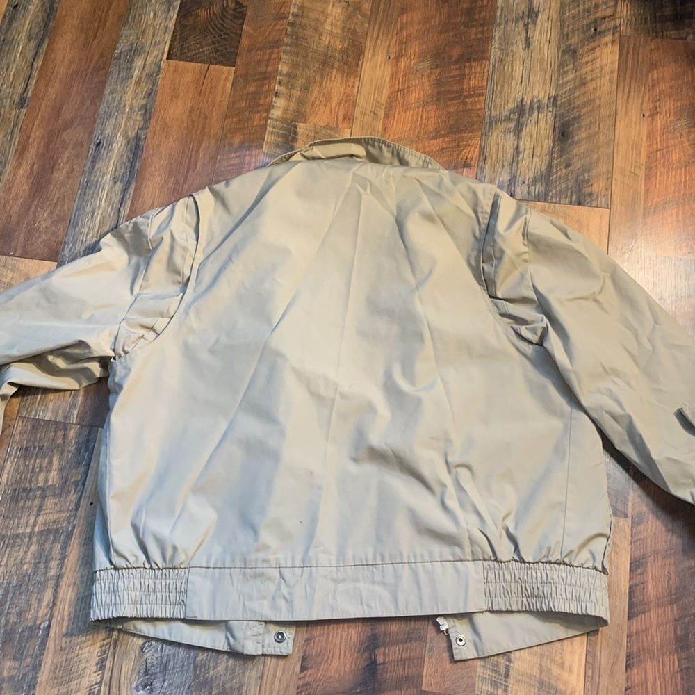 Large tan zippered/button lined lightweight jacket in box 17 - Picture 8 of 8